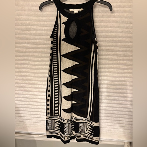 Diane Von Furstenberg Hina Aztec Knit Black and Cream Keyhole Dress- size xs - Picture 4 of 5